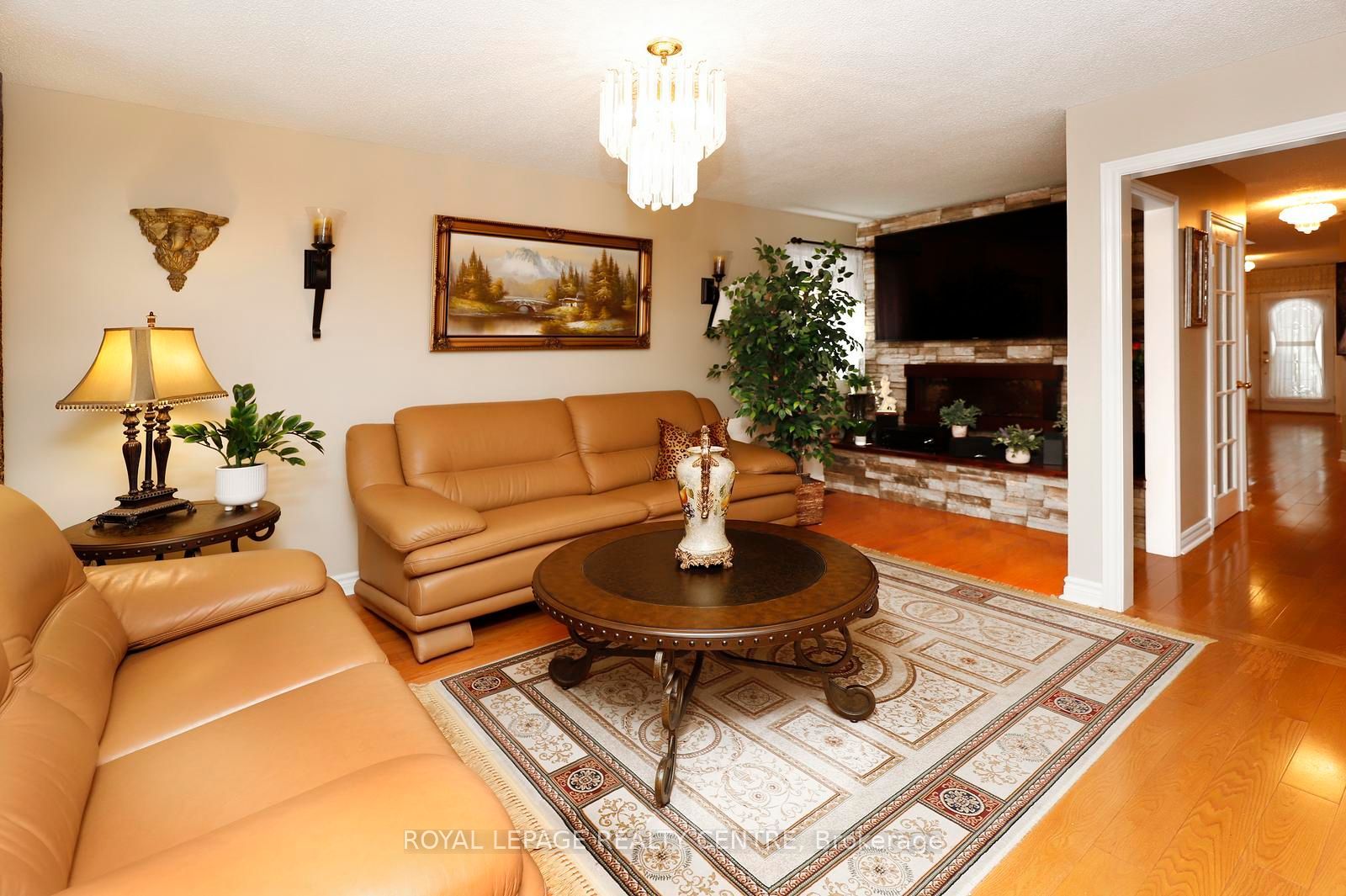 690 Ashprior Avenue Property Photo 16