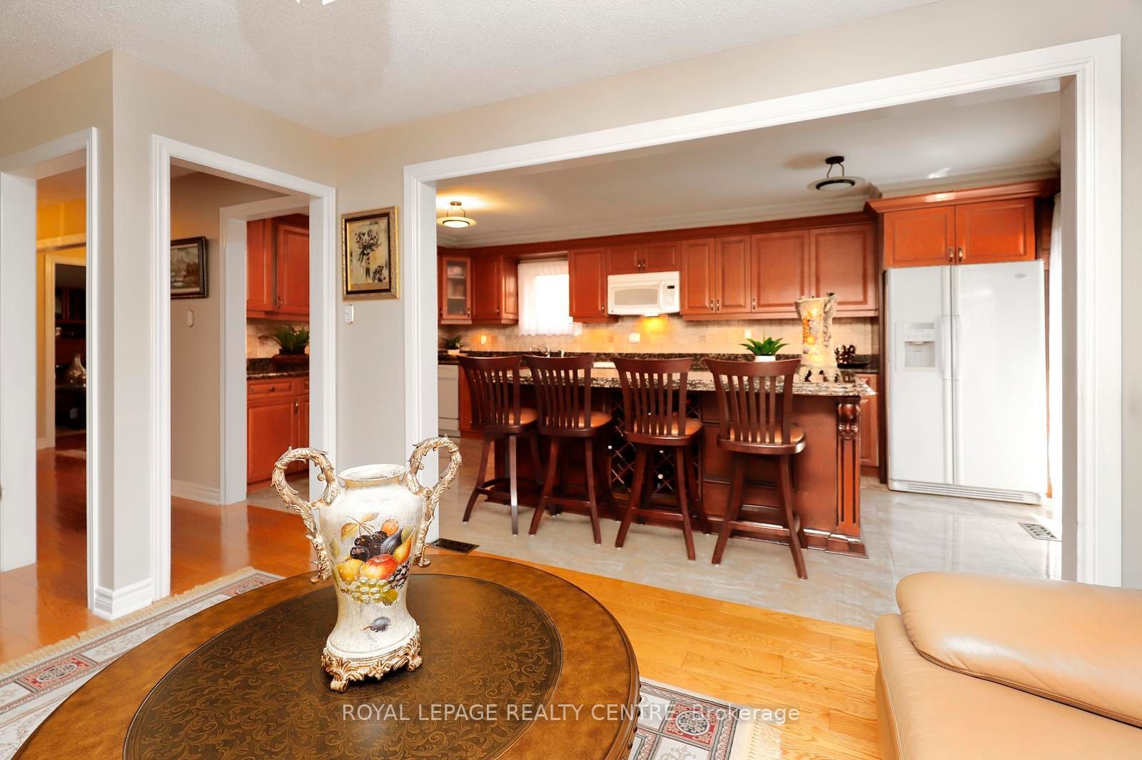 690 Ashprior Avenue Property Photo 23