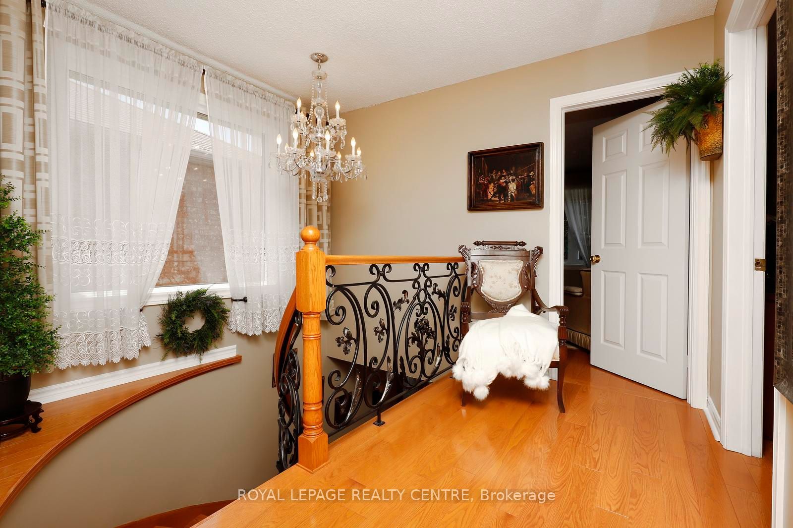 690 Ashprior Avenue Property Photo 25