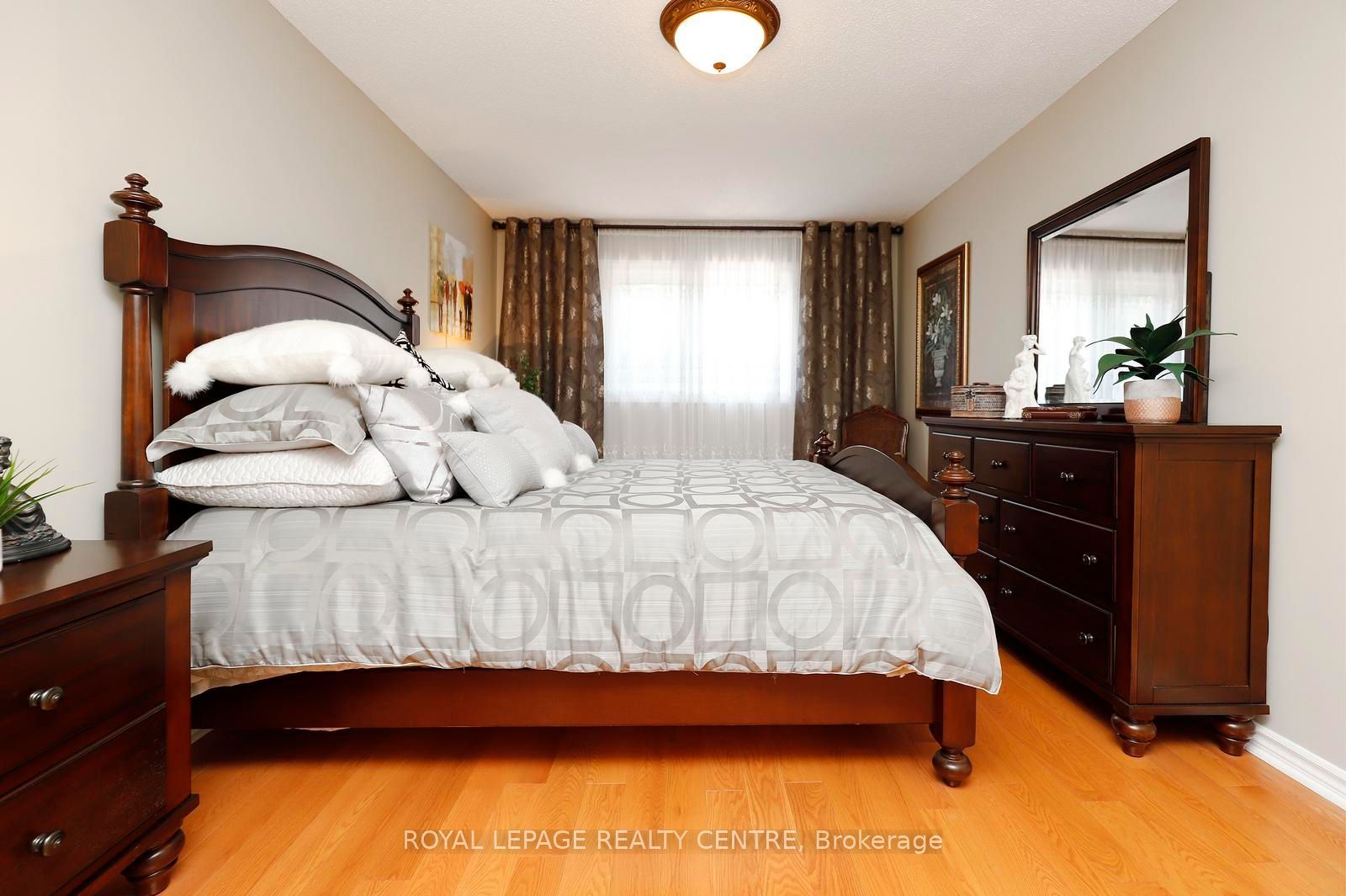 690 Ashprior Avenue Property Photo 27