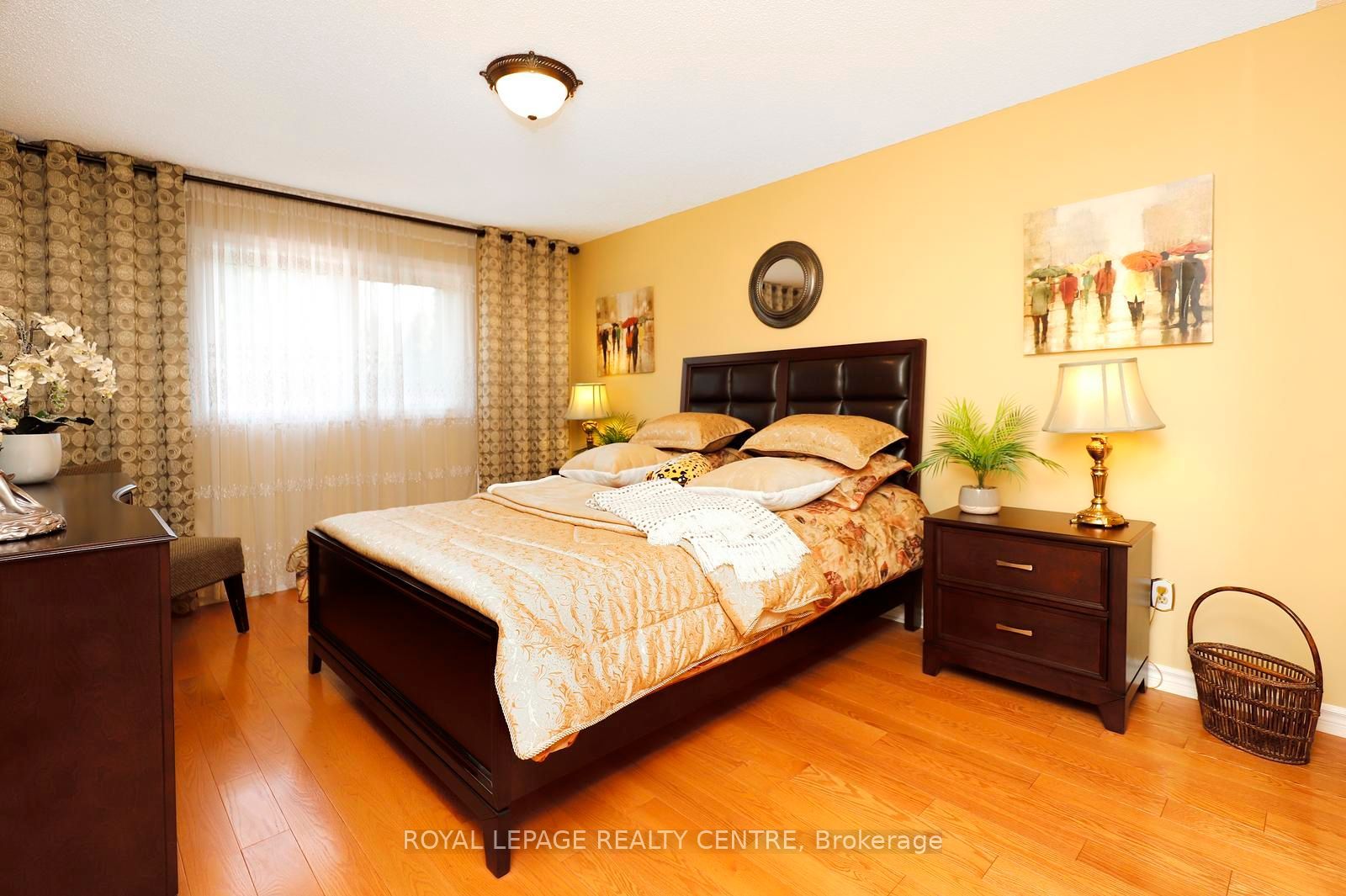 690 Ashprior Avenue Property Photo 32