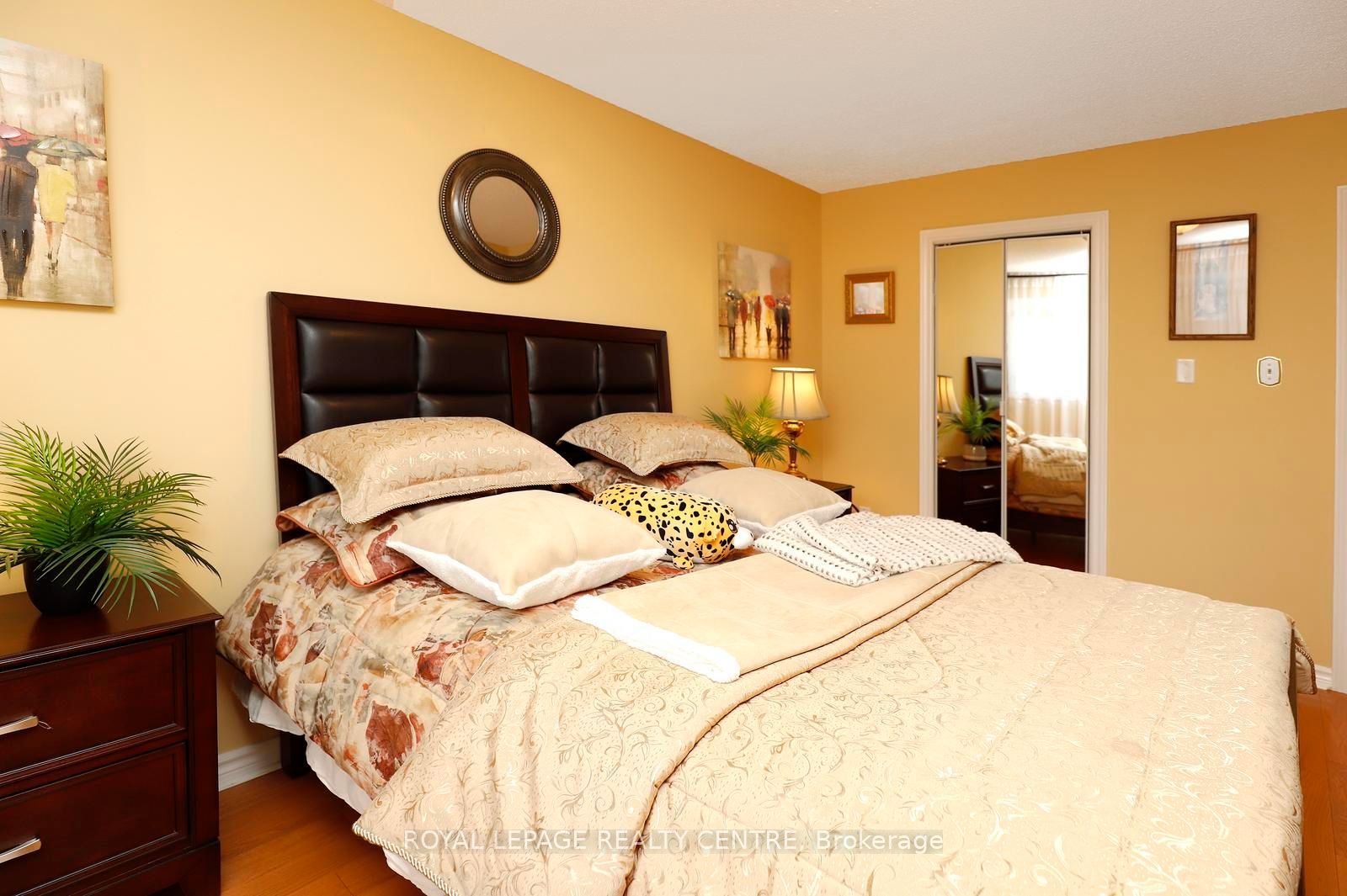 690 Ashprior Avenue Property Photo 33