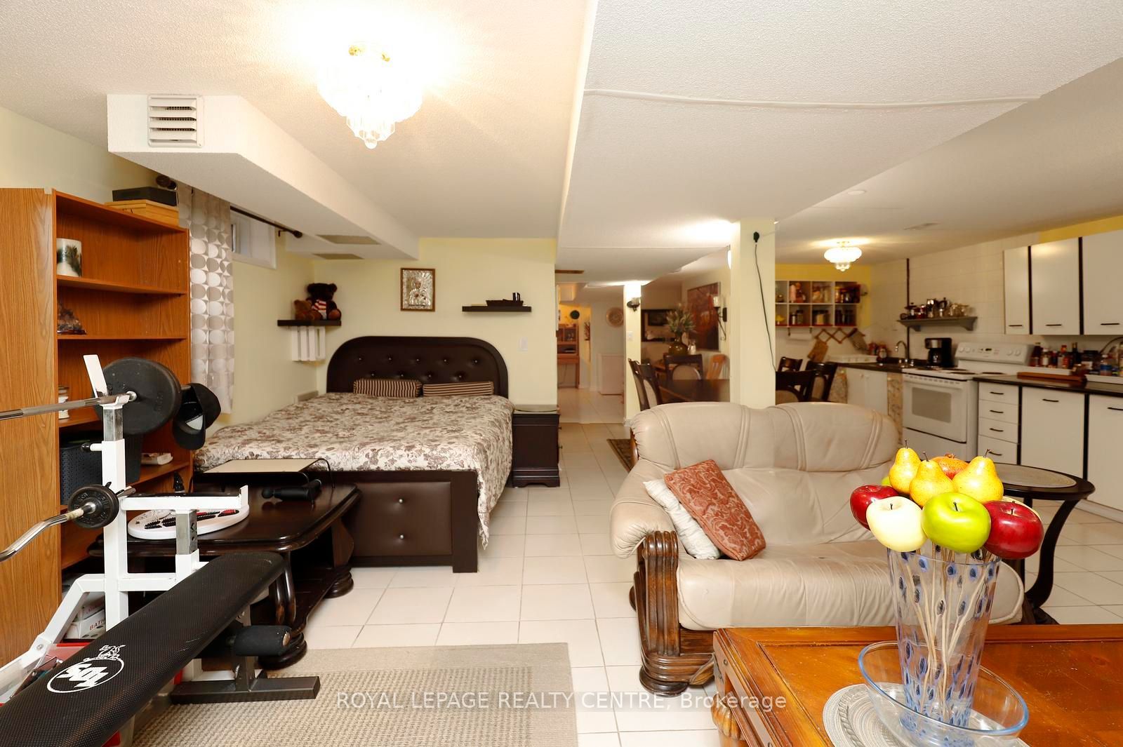 690 Ashprior Avenue Property Photo 40