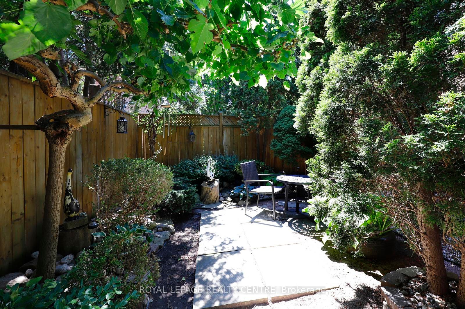 690 Ashprior Avenue Property Photo 44