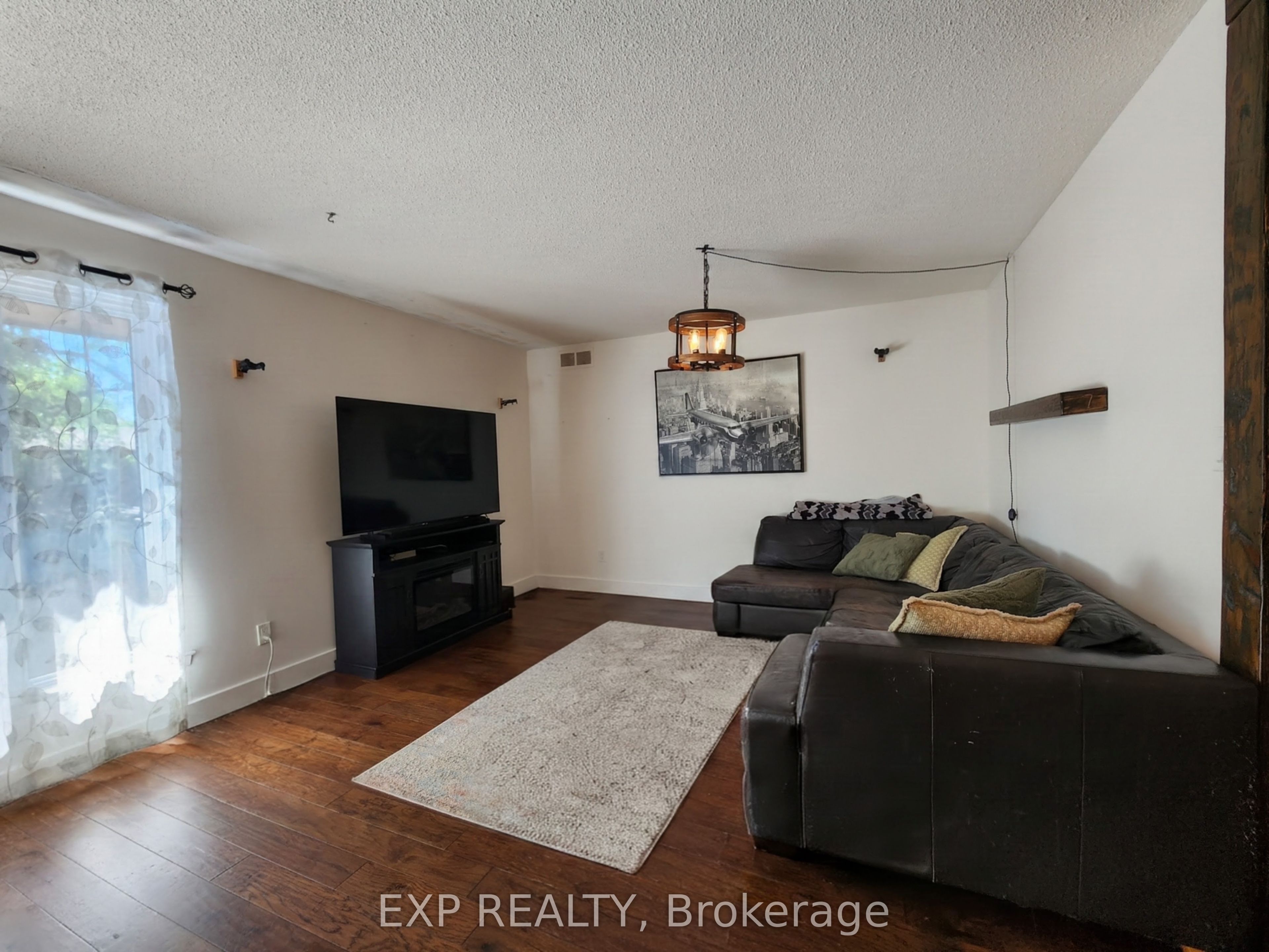 2832 Windwood Drive Property Photo 8