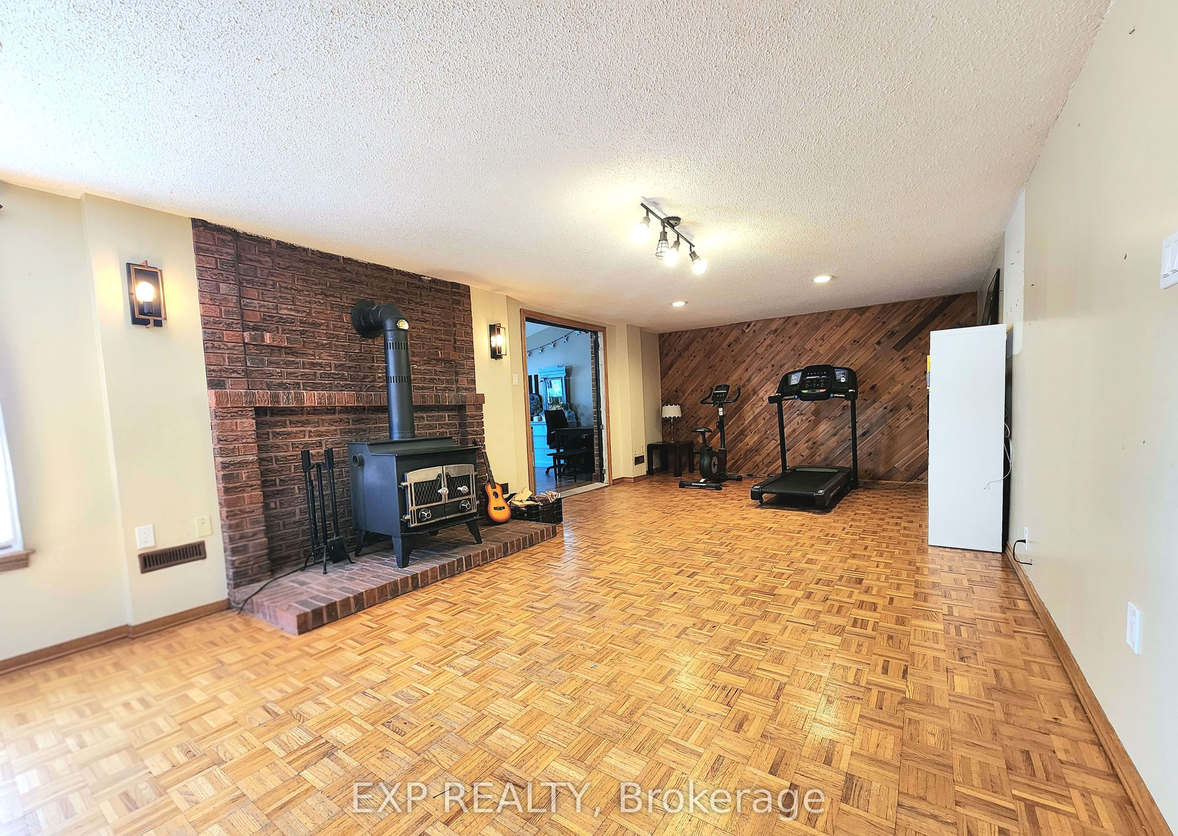 2832 Windwood Drive Property Photo 14