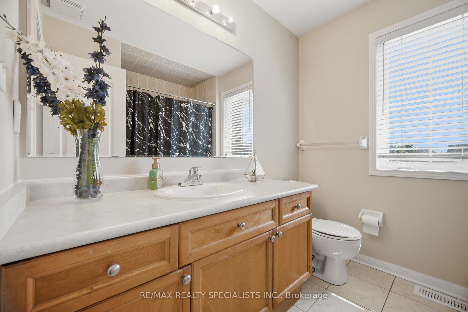 32 Magnificent Court Property Photo 33