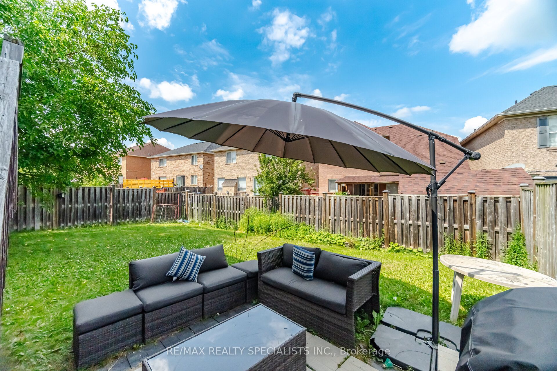 32 Magnificent Court Property Photo 37