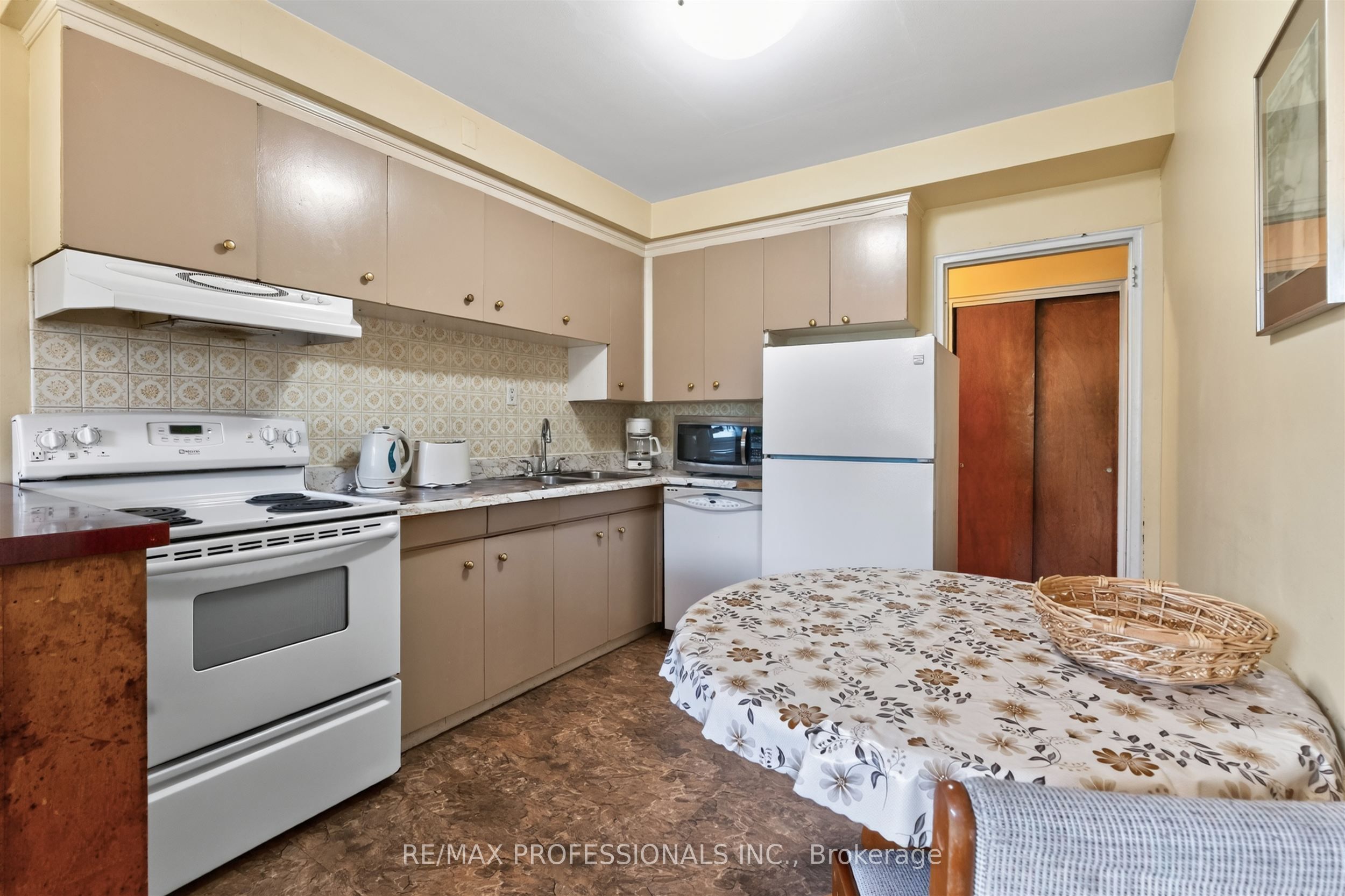 50 Waniska Avenue Property Photo 29