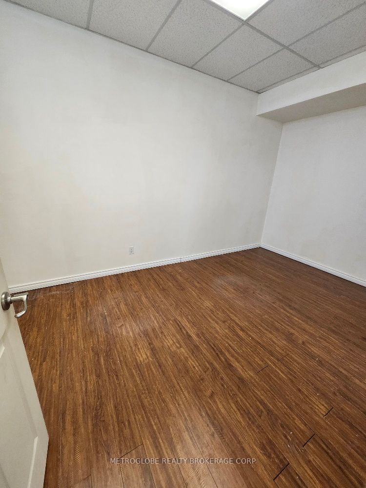 2395 Cawthra Road 203 Property Photo 4