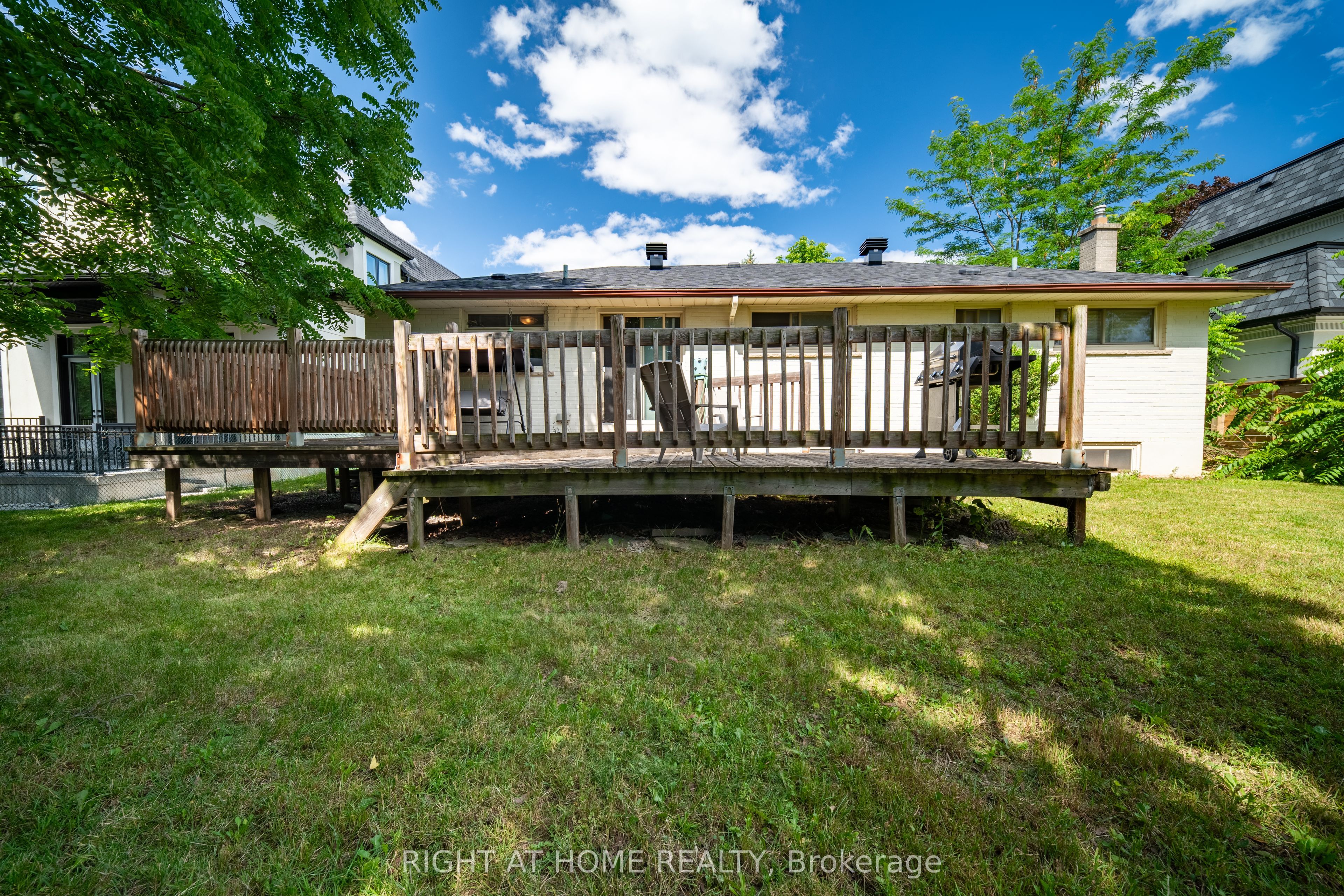 398 Tennyson Drive Property Photo 9