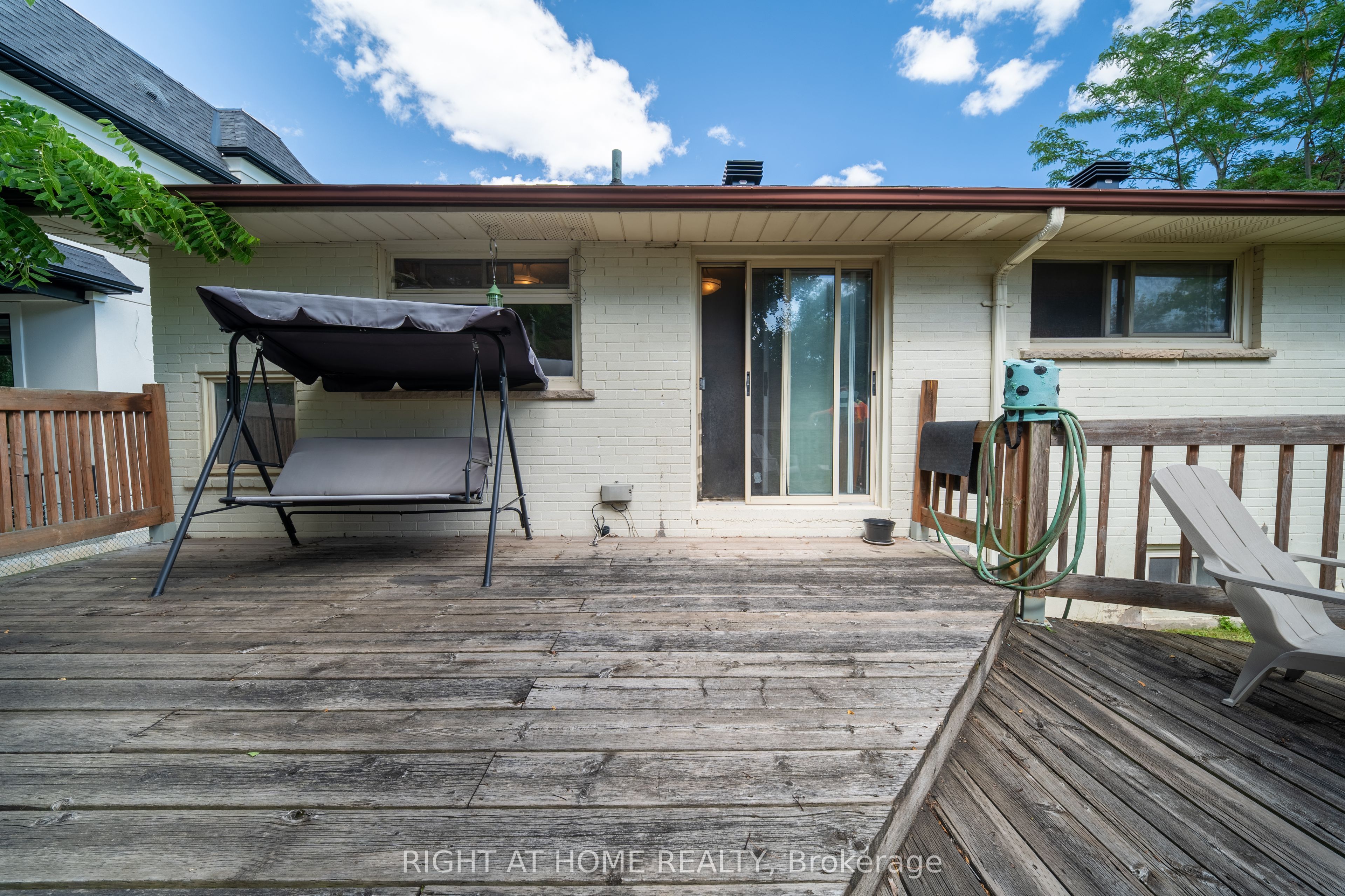 398 Tennyson Drive Property Photo 12