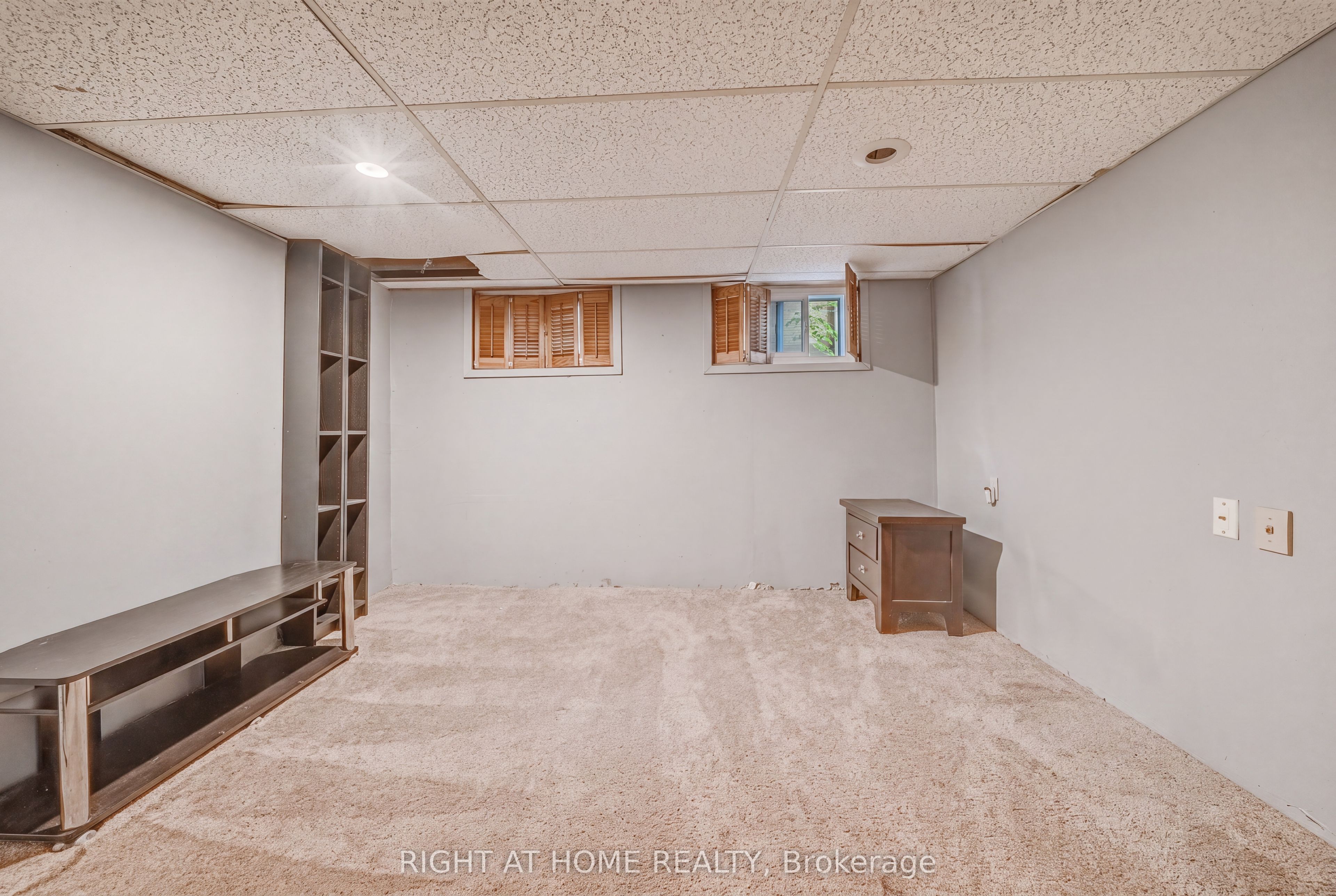 398 Tennyson Drive Property Photo 20