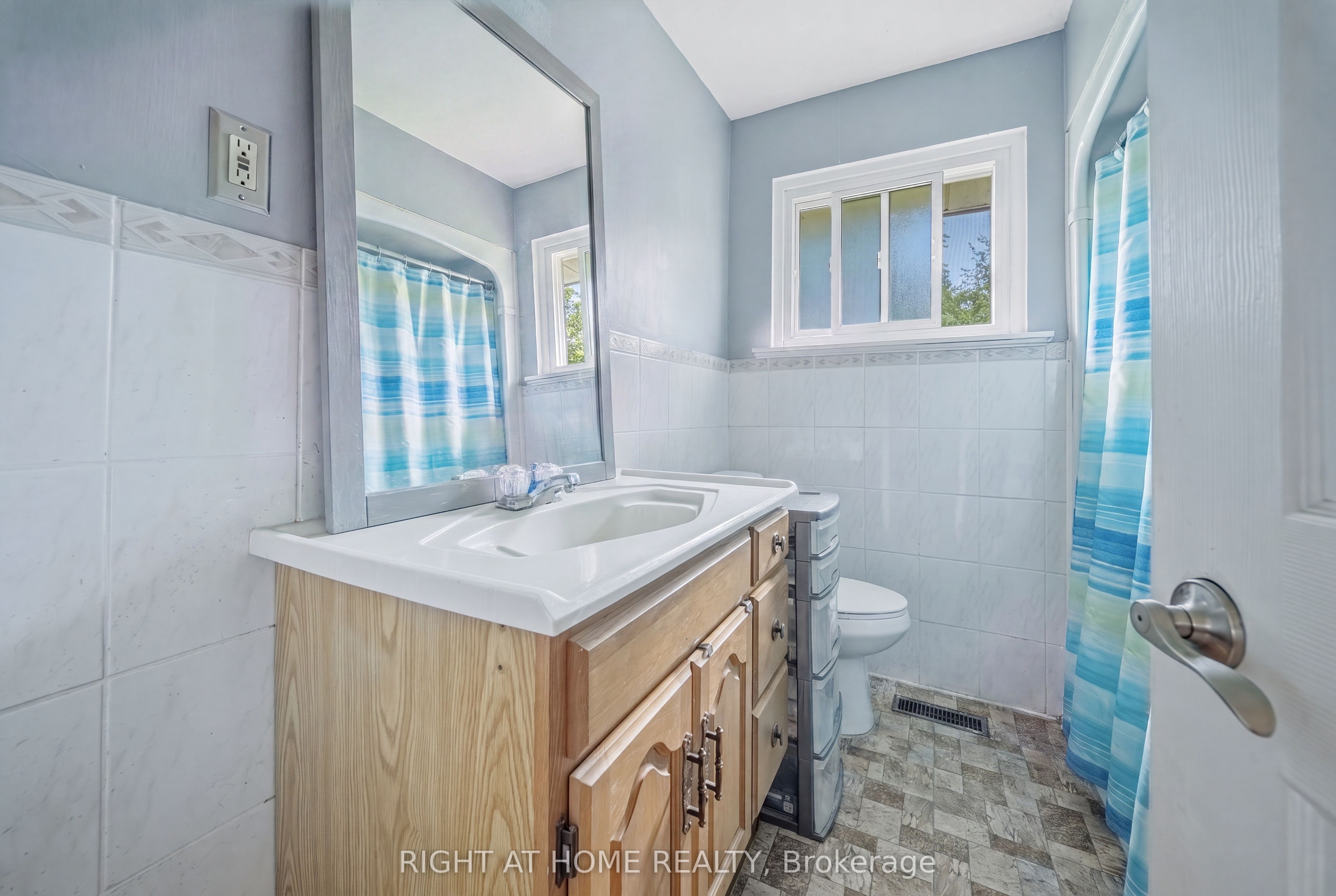 398 Tennyson Drive Property Photo 32