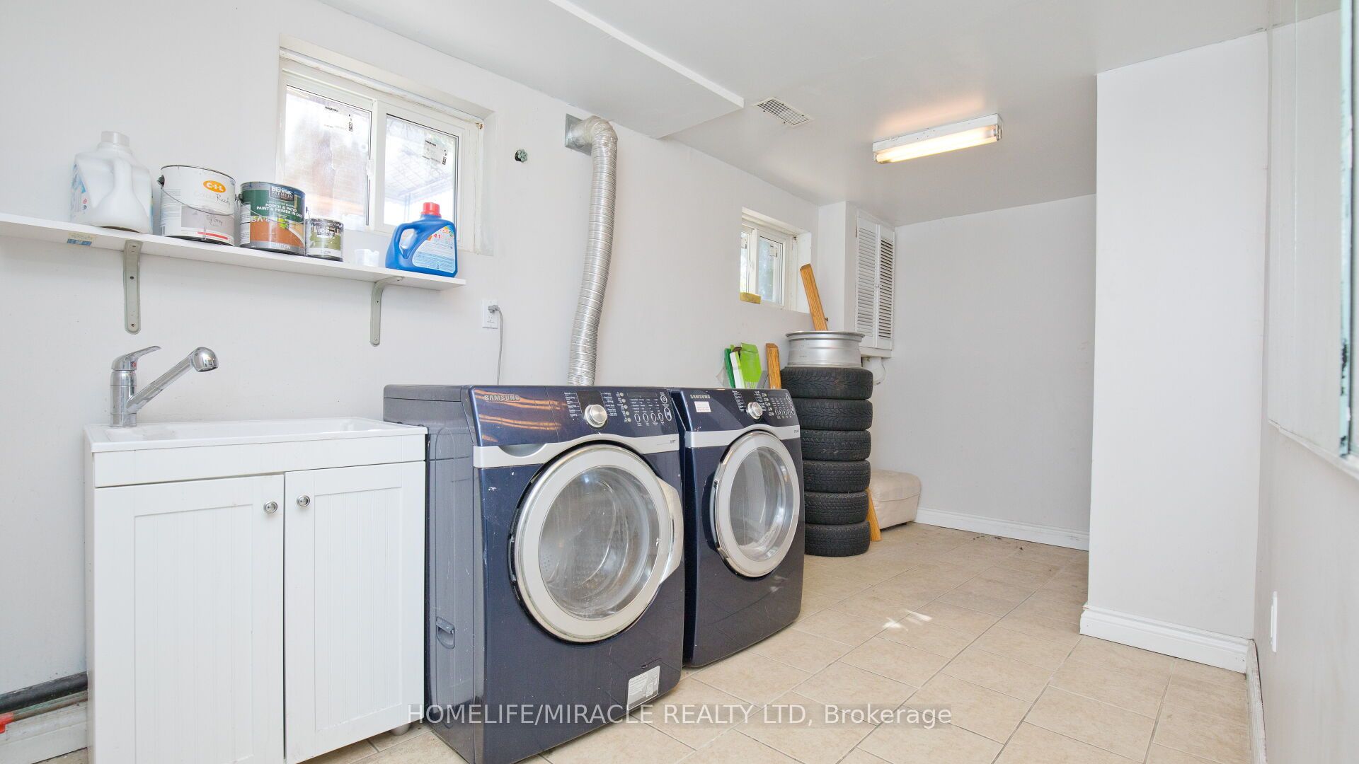 38 Medici Place Property Photo 34