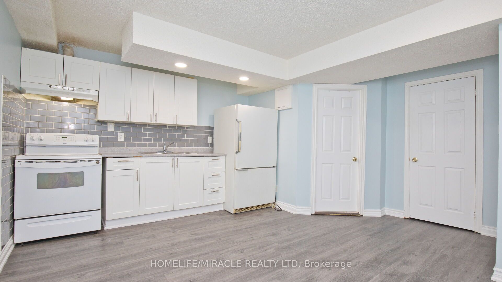 38 Medici Place Property Photo 40