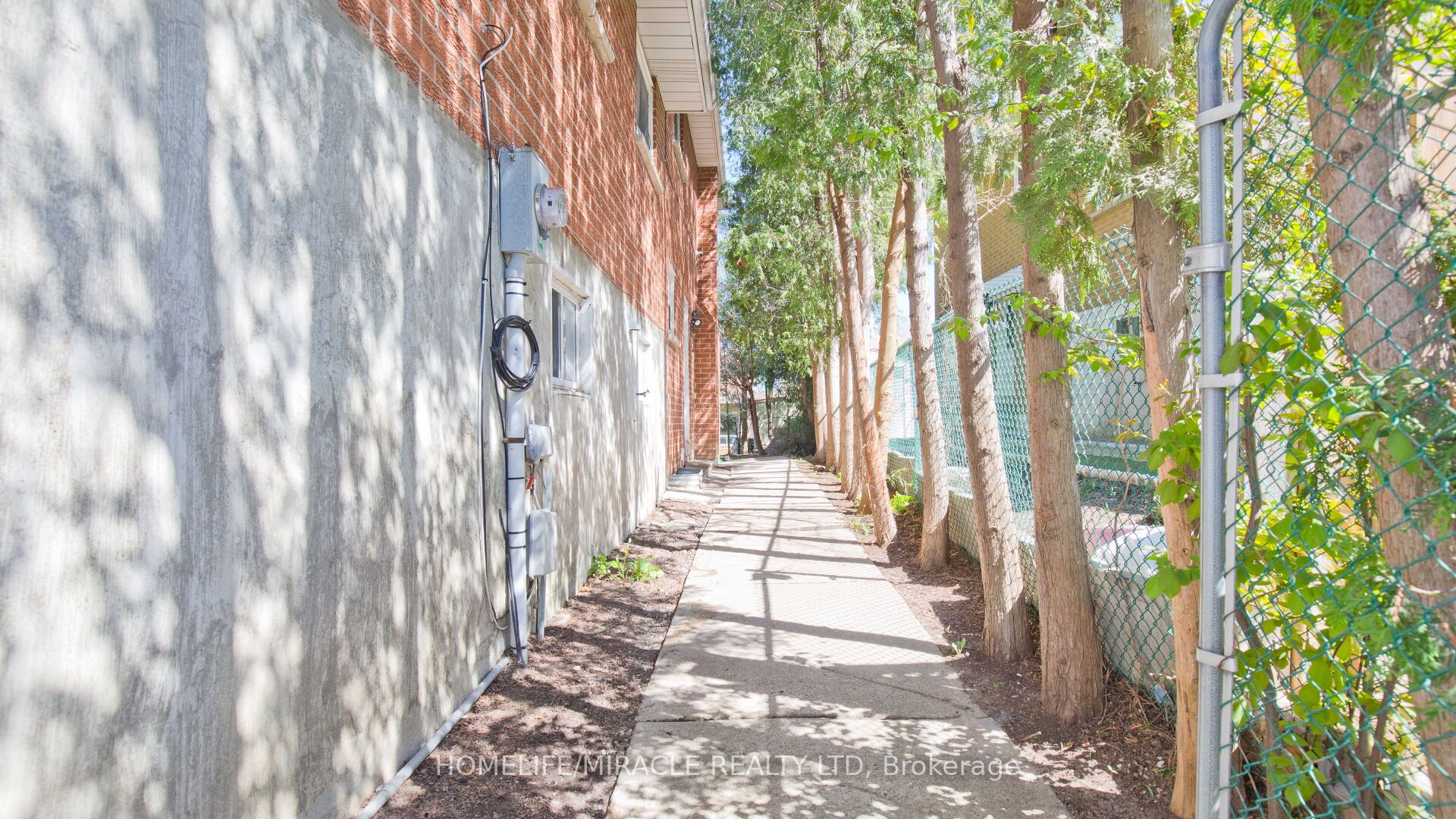 38 Medici Place Property Photo 45