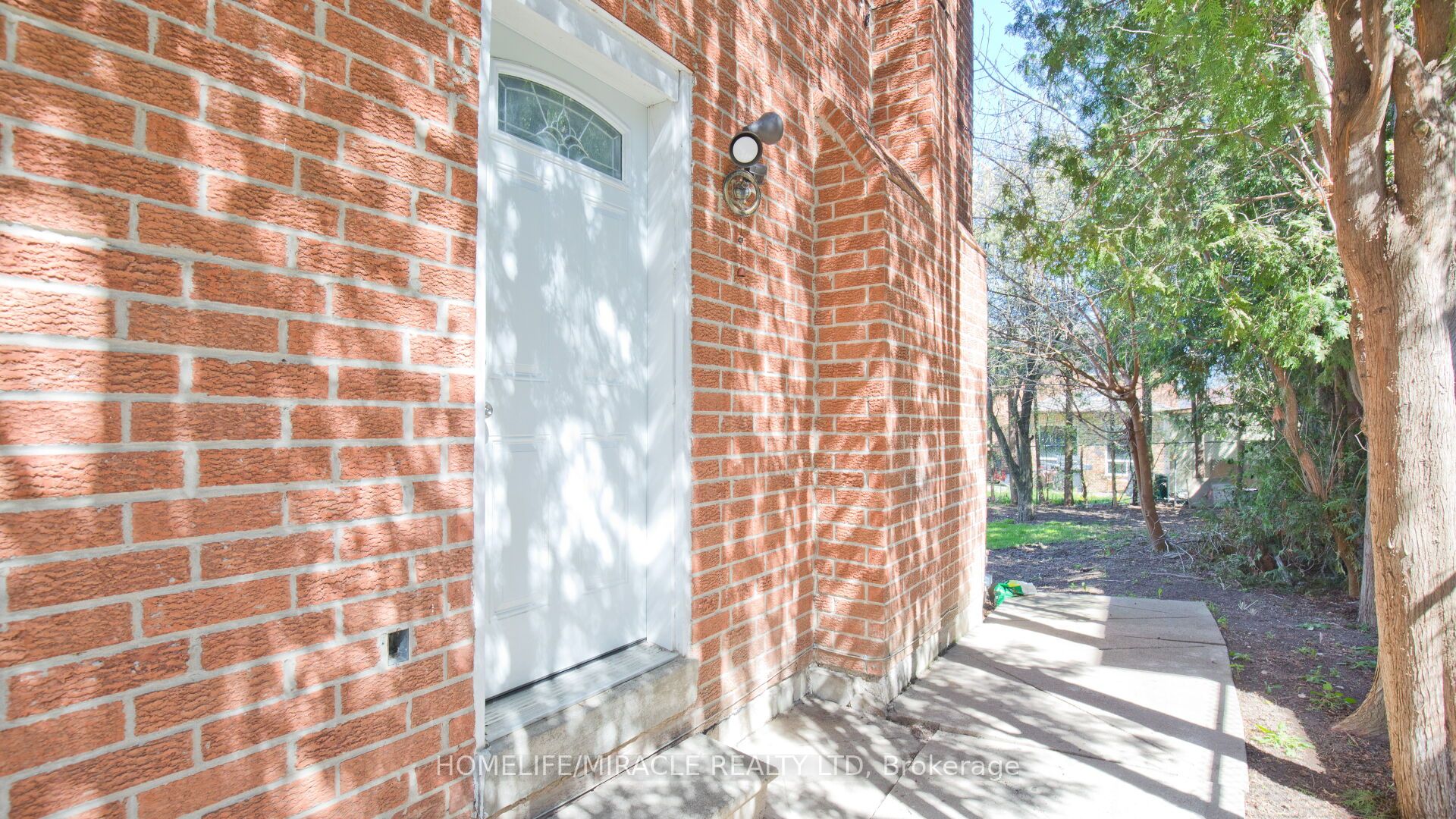 38 Medici Place Property Photo 46