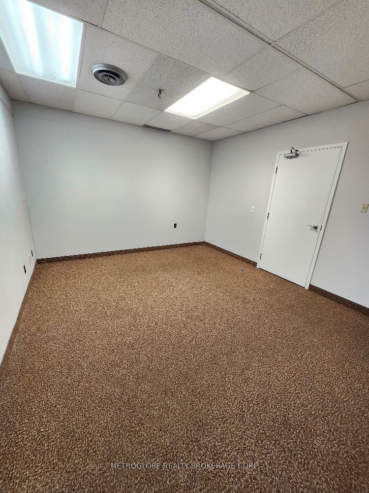 2399 Cawthra Road 204a Property Photo 2