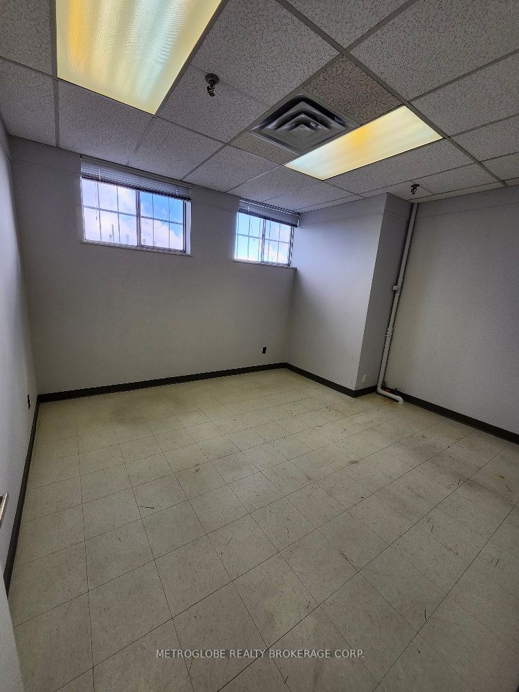 2399 Cawthra Road 204a Property Photo 6