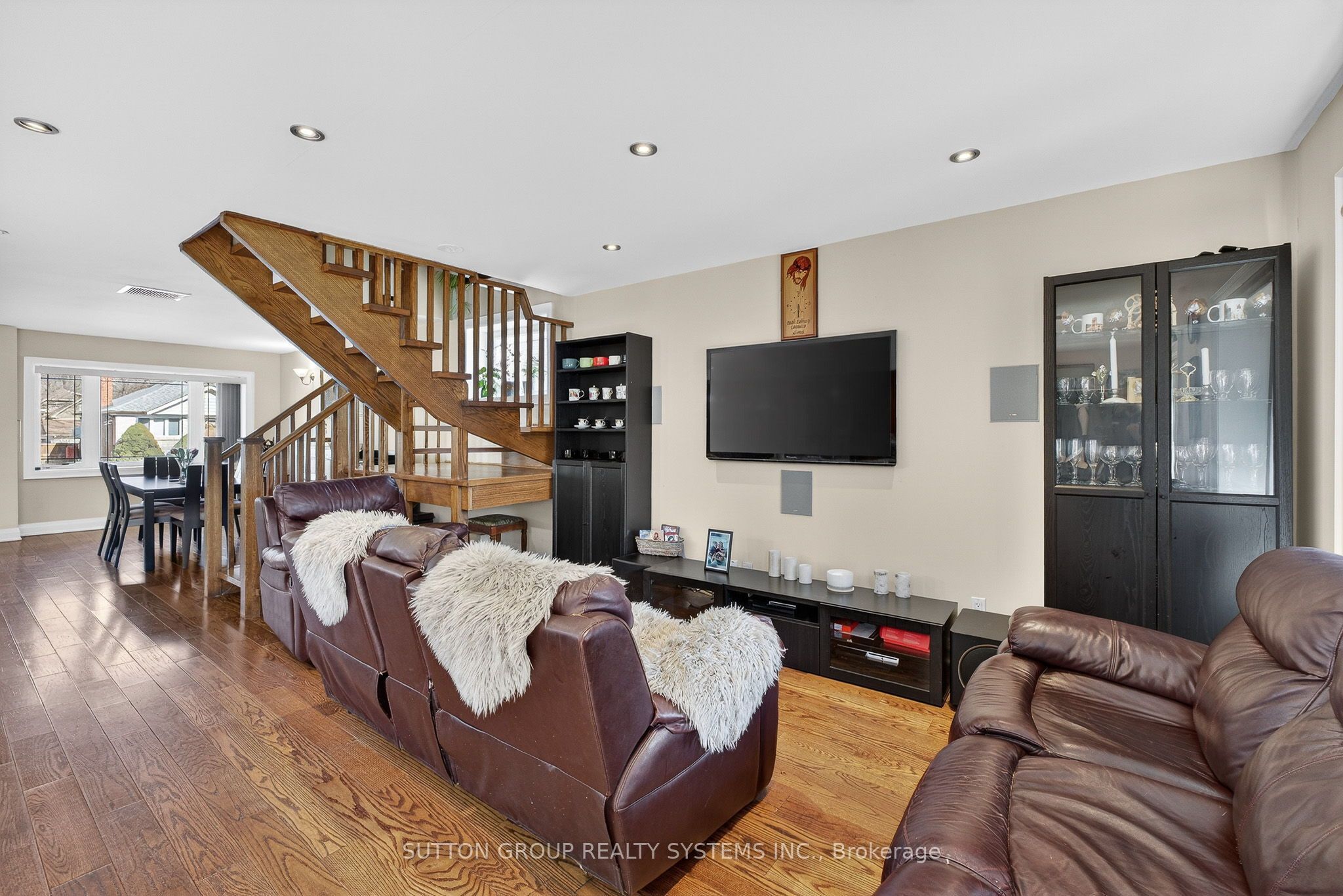 32 Green Lanes Property Photo 12
