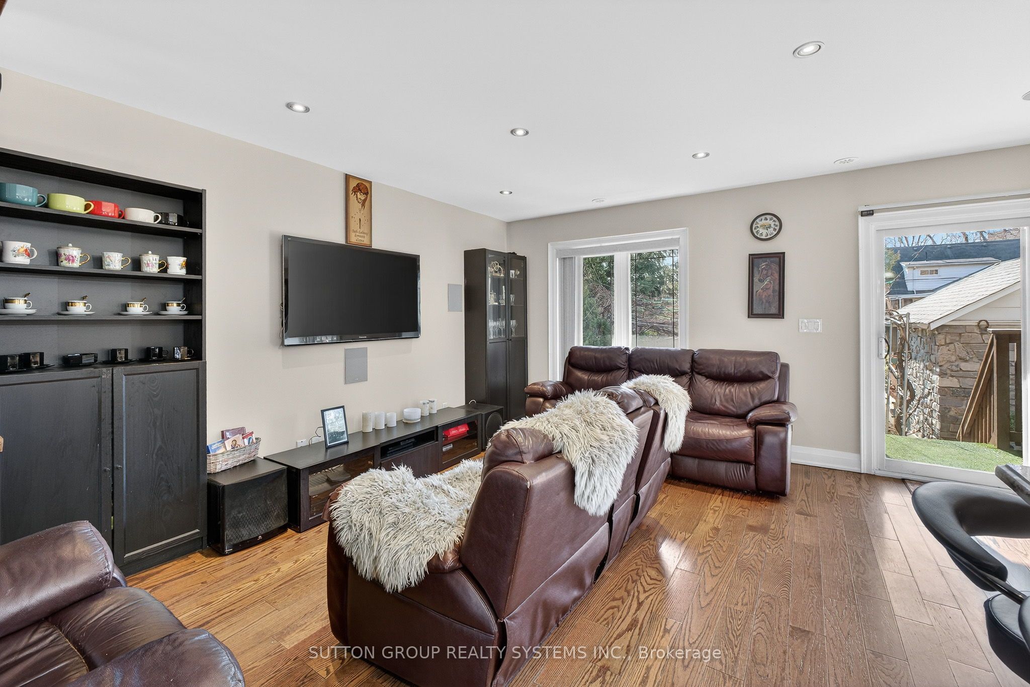 32 Green Lanes Property Photo 13