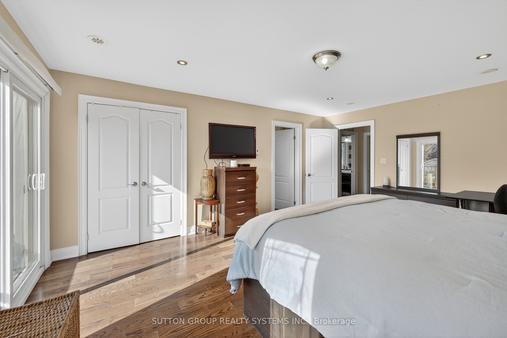32 Green Lanes Property Photo 15