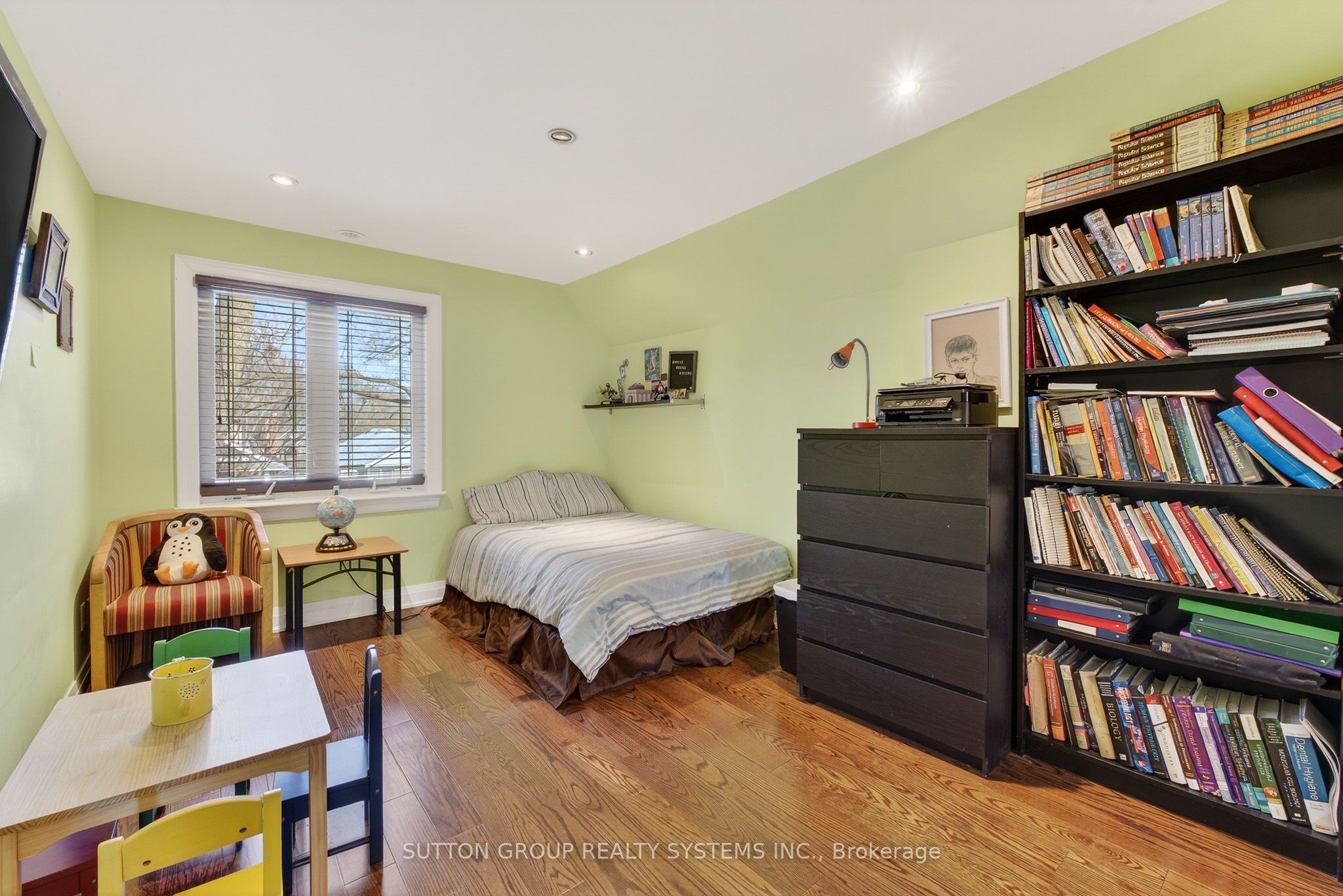32 Green Lanes Property Photo 17