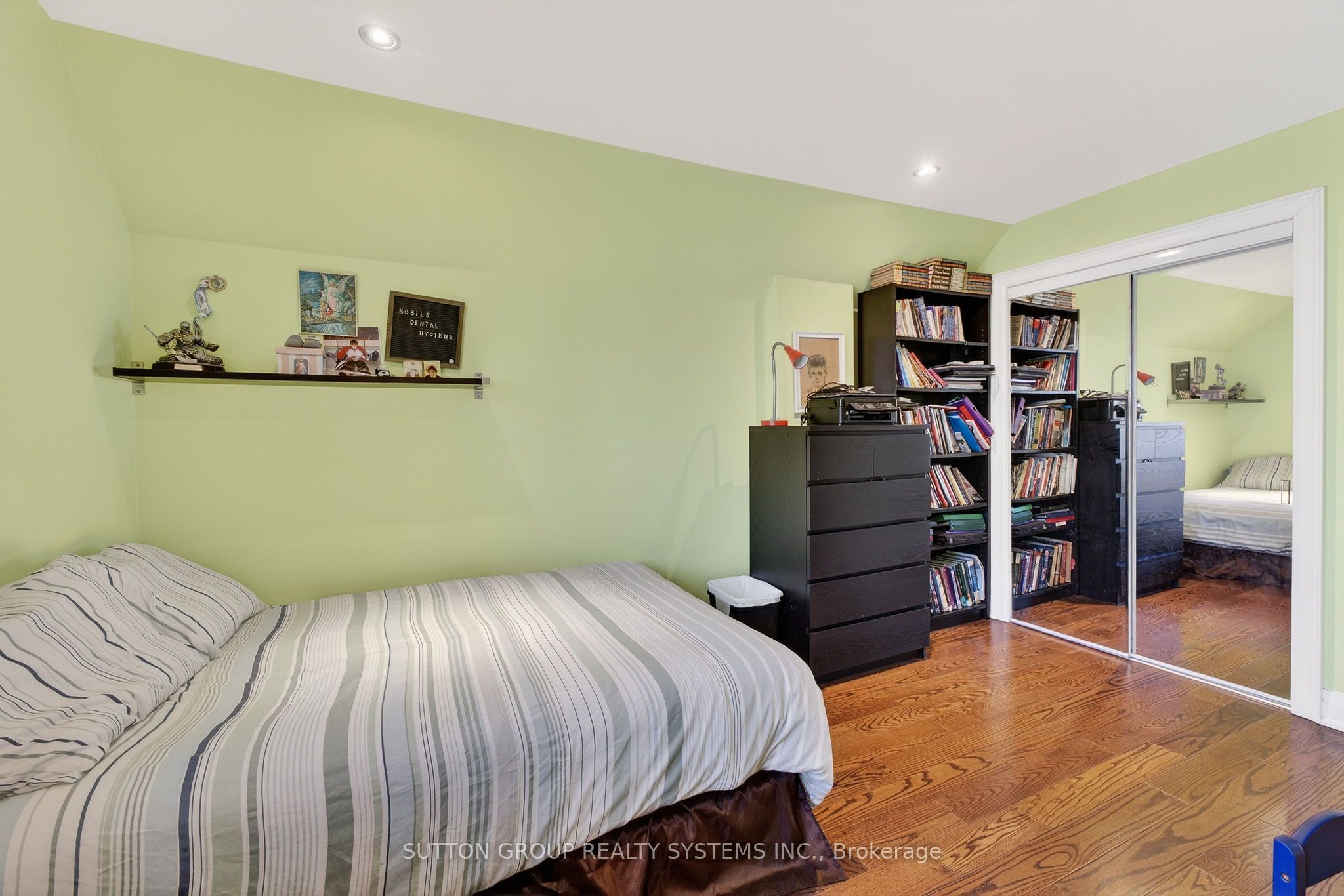 32 Green Lanes Property Photo 18