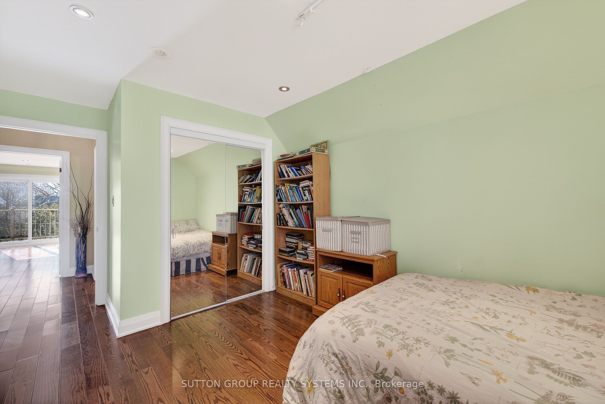 32 Green Lanes Property Photo 19
