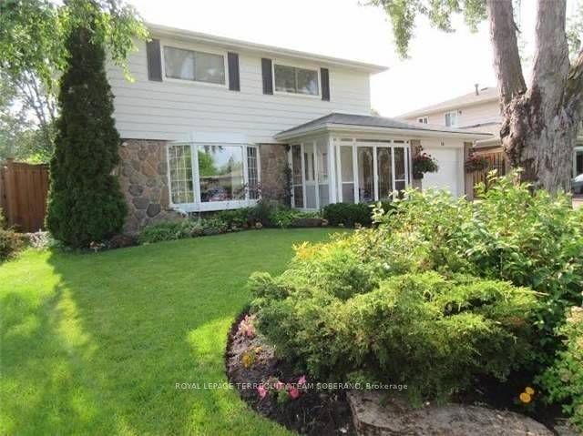 54 Roberts Crescent Property Photo 2