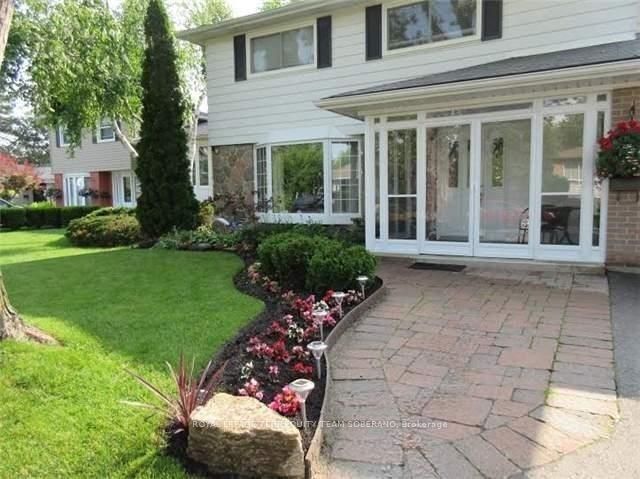 54 Roberts Crescent Property Photo 3