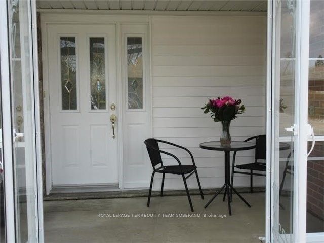 54 Roberts Crescent Property Photo 5