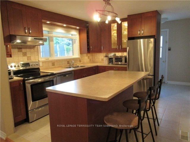 54 Roberts Crescent Property Photo 7