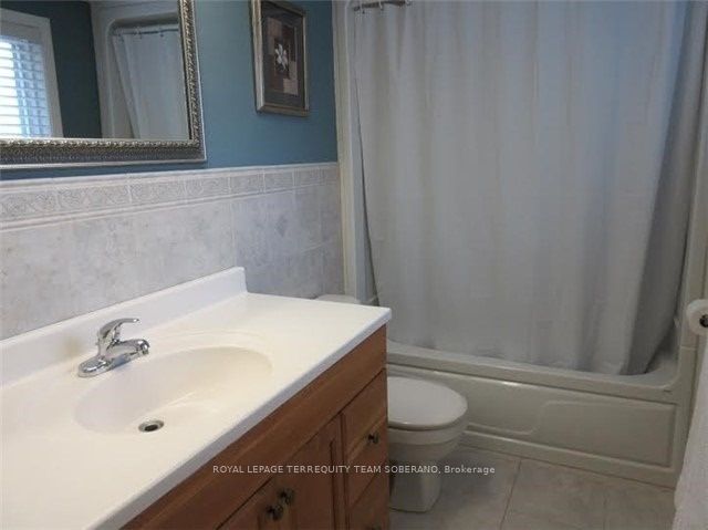 54 Roberts Crescent Property Photo 12