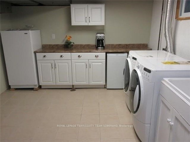 54 Roberts Crescent Property Photo 16