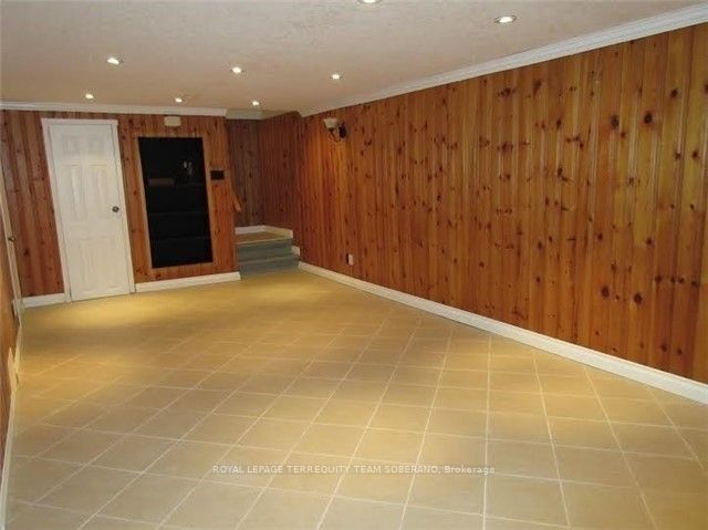 54 Roberts Crescent Property Photo 17