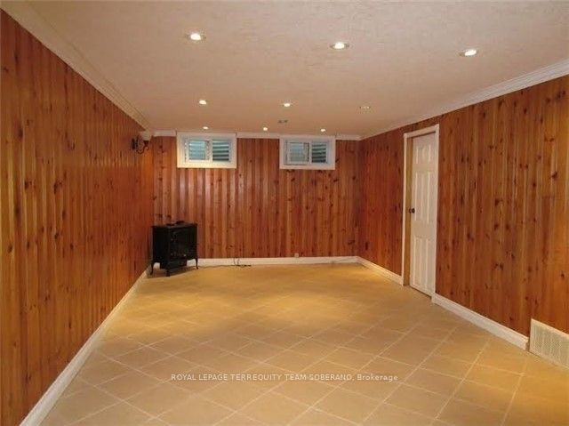 54 Roberts Crescent Property Photo 18