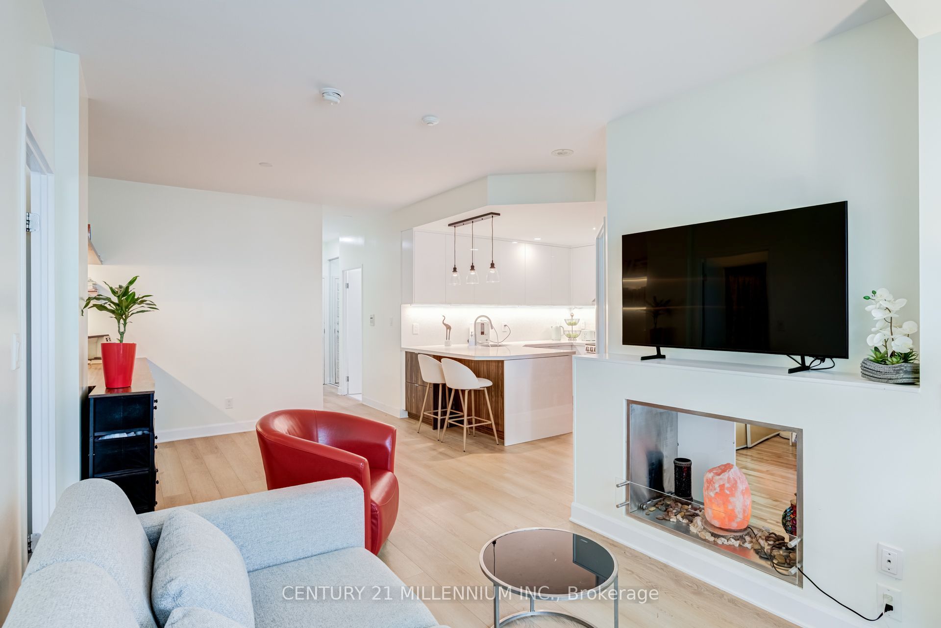 88 Palace Pier Court 506 Property Photo 7
