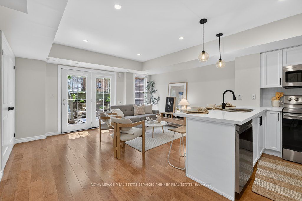 93 The Queensway 50 Property Photo 11