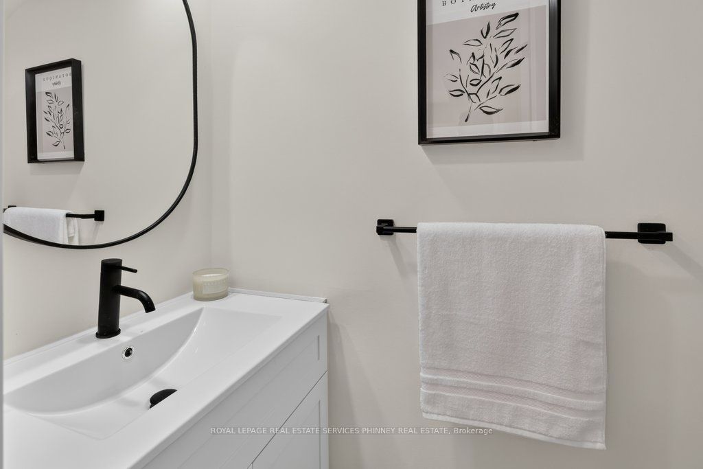 93 The Queensway 50 Property Photo 12