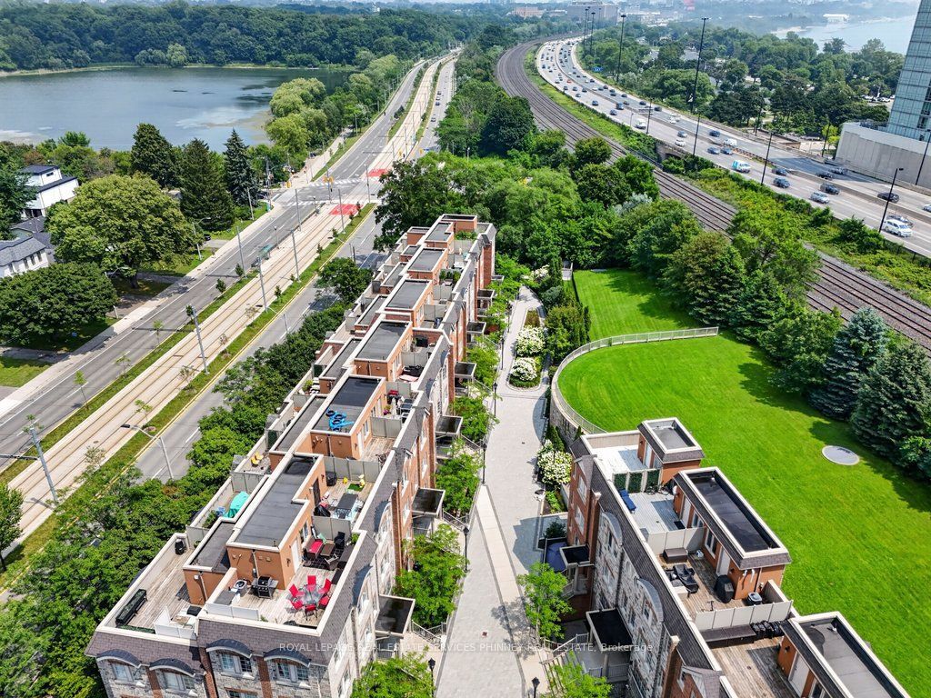 93 The Queensway 50 Property Photo 23