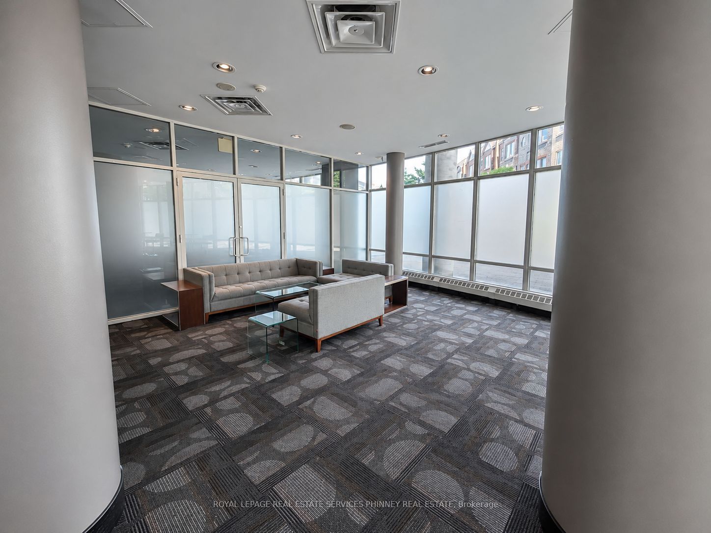 93 The Queensway 50 Property Photo 29