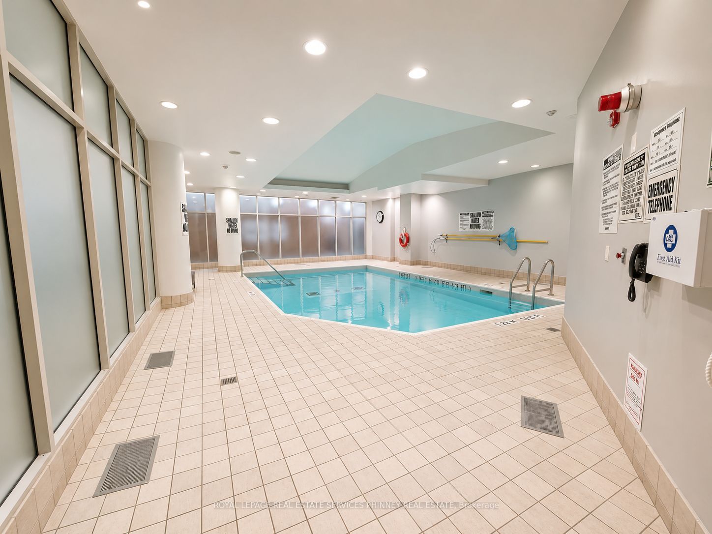 93 The Queensway 50 Property Photo 31