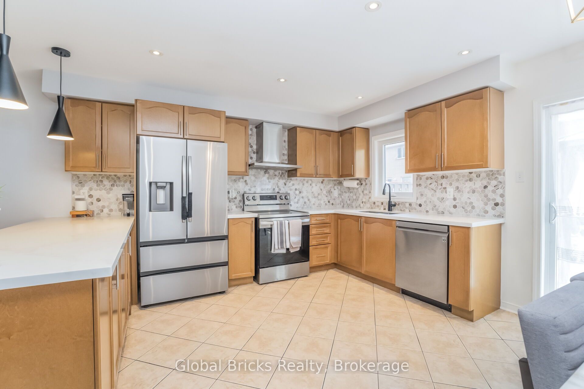 585 Candlestick Circle Property Photo 14