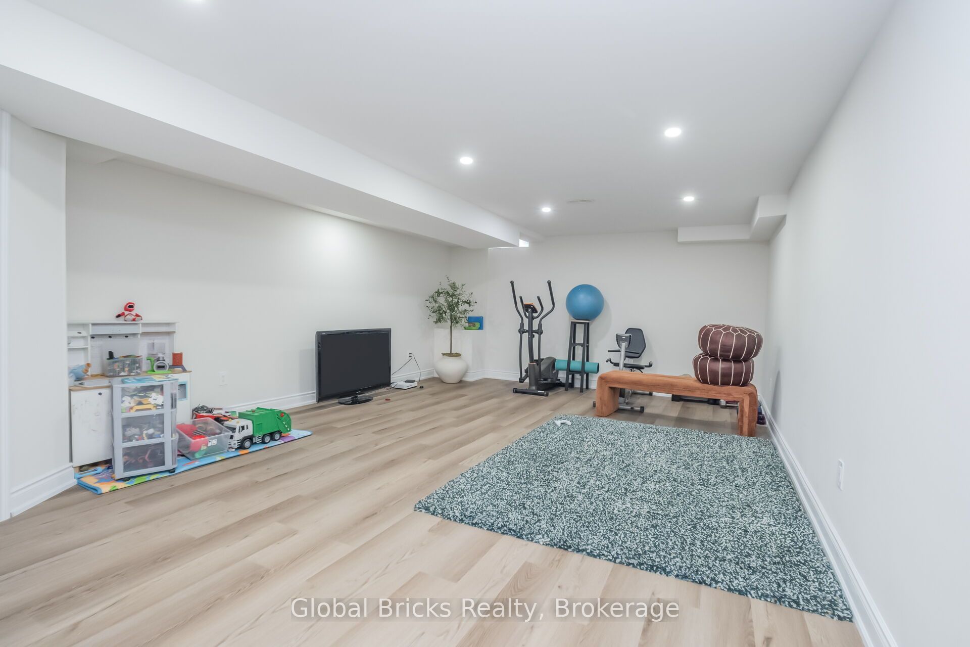 585 Candlestick Circle Property Photo 44