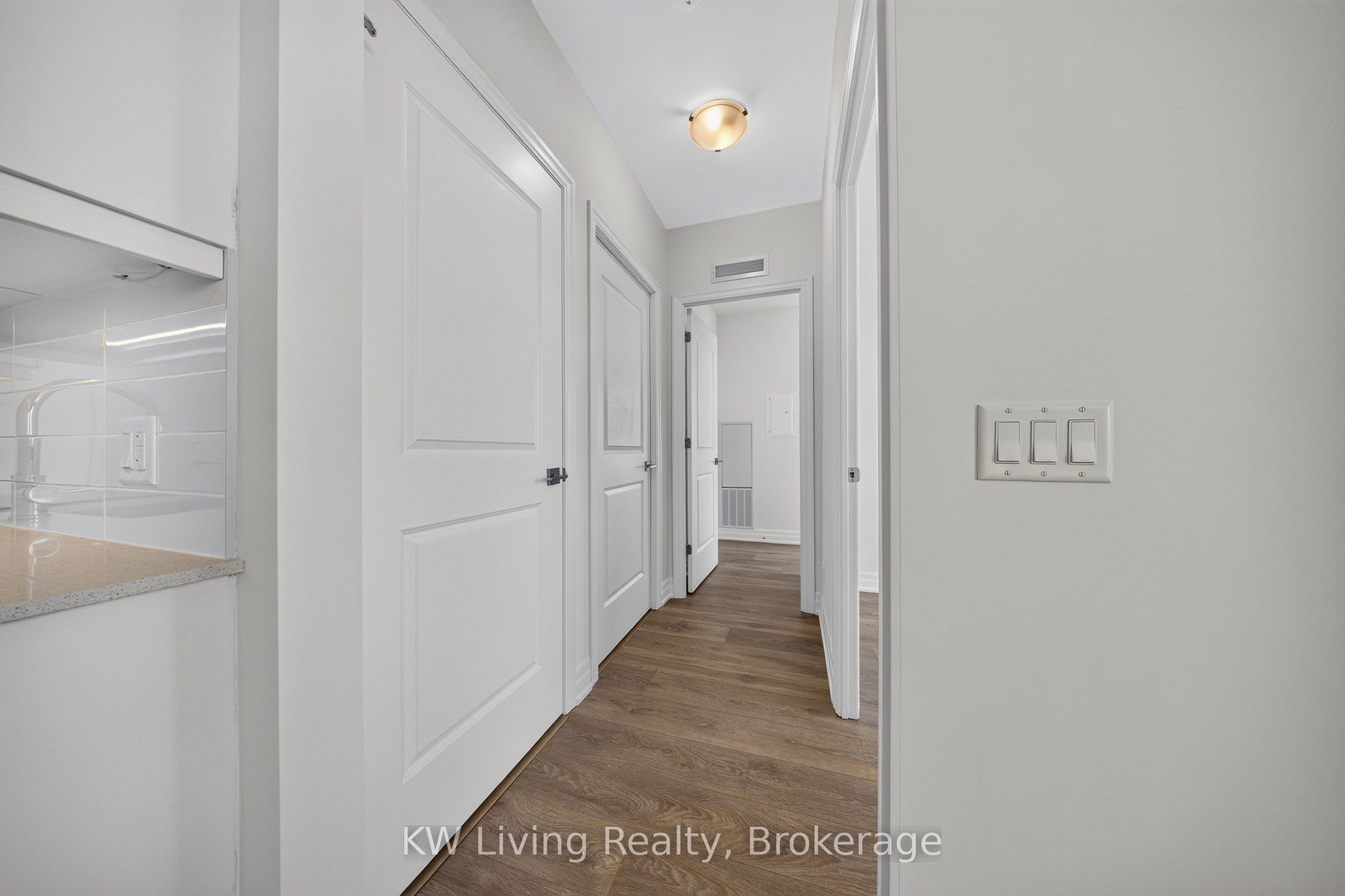 30 Elm Drive W 3502 Property Photo 12