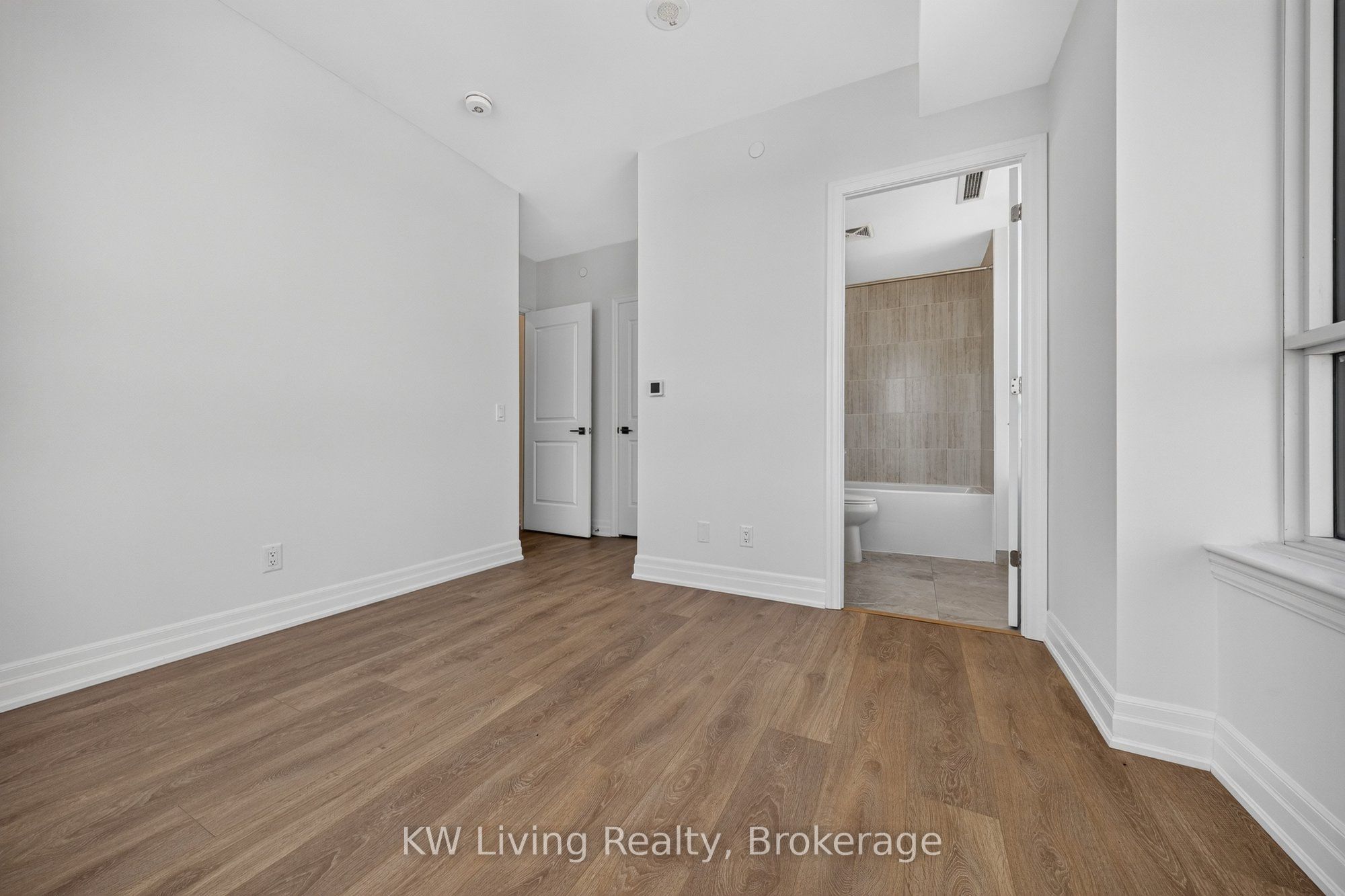 30 Elm Drive W 3502 Property Photo 19