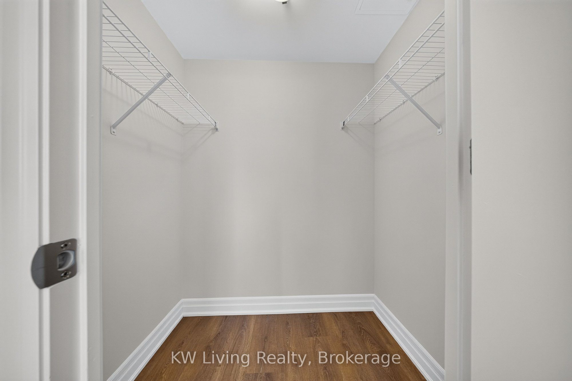 30 Elm Drive W 3502 Property Photo 21