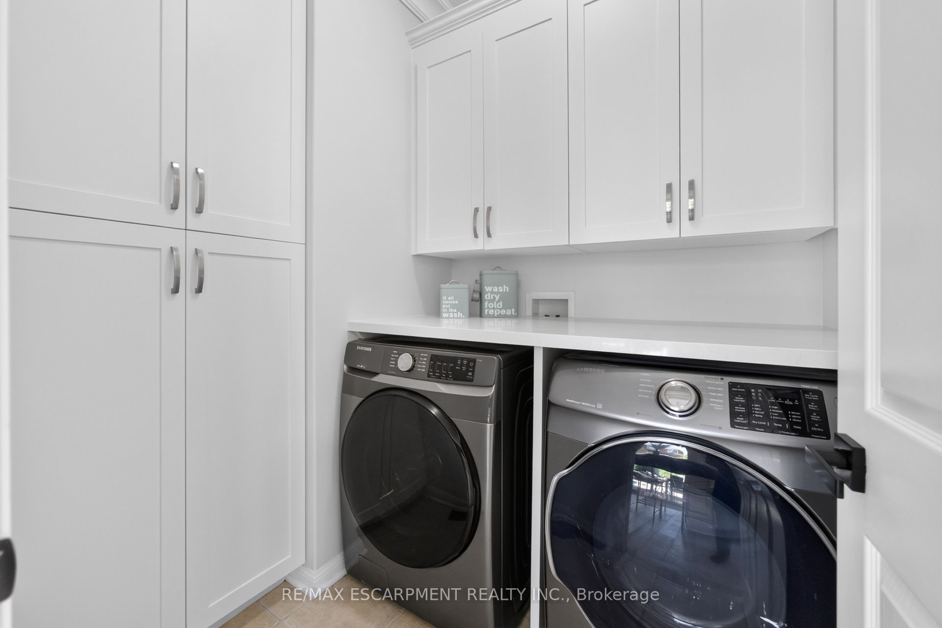 1533 Morse Place Property Photo 18